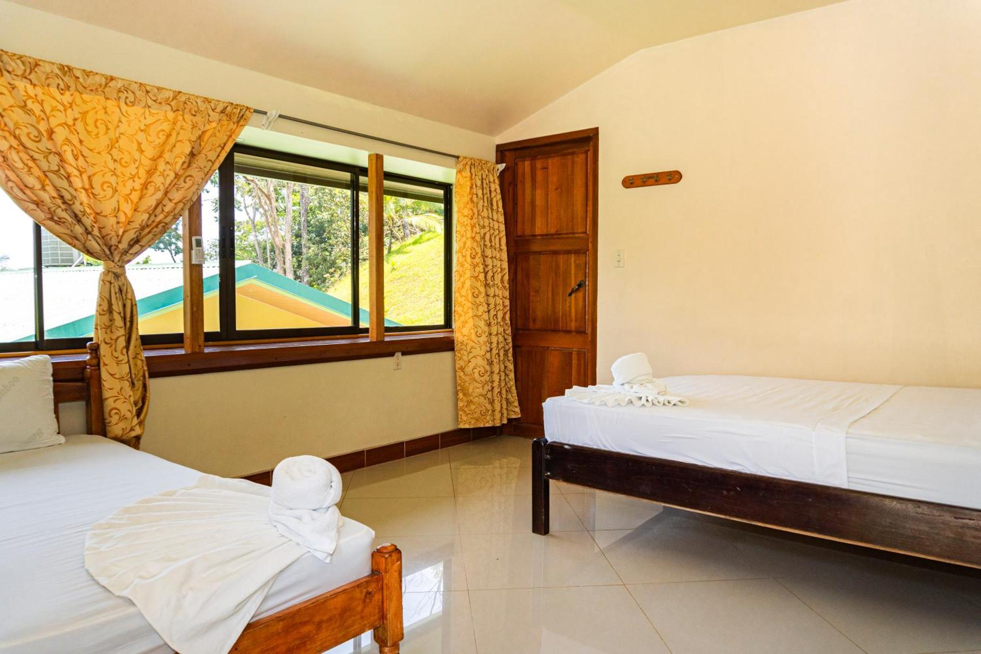 Hotel Rancho Corcovado Drakes Bay エクステリア 写真
